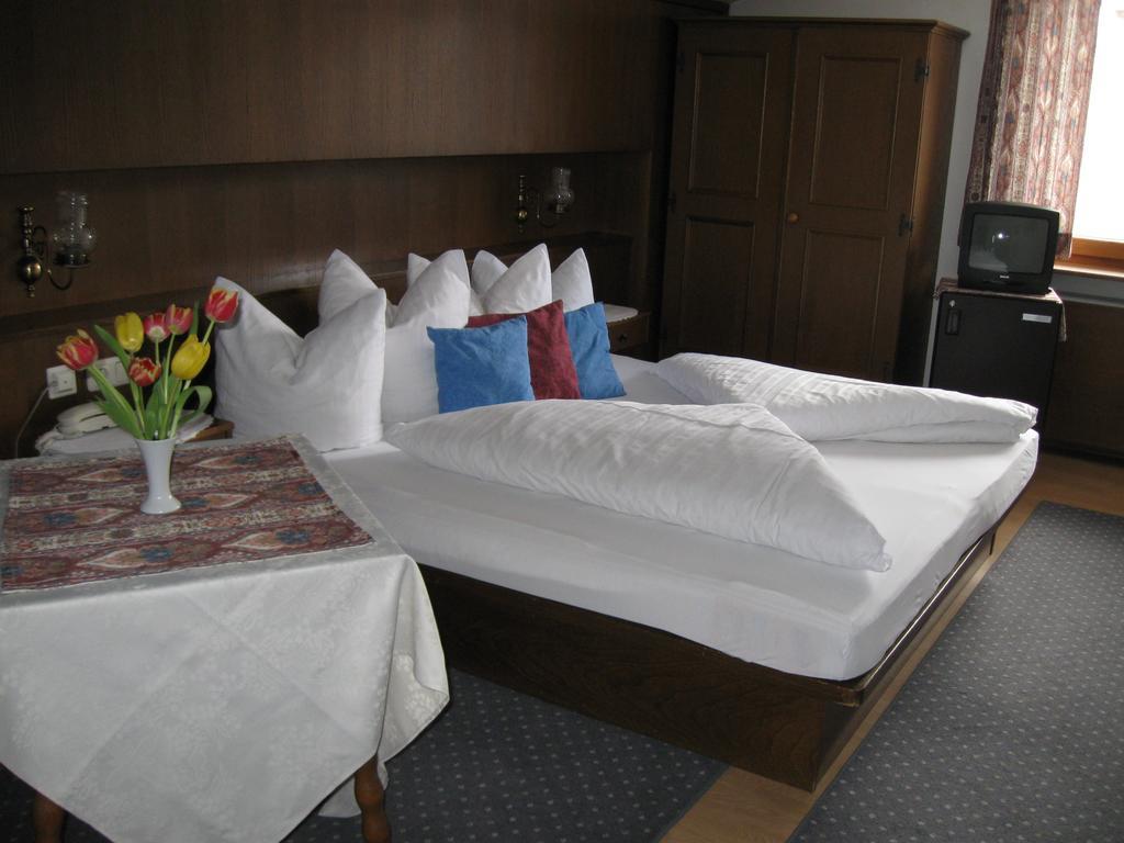 Hotel Bellevue Нойштіфт-ім-Штубайталь Екстер'єр фото